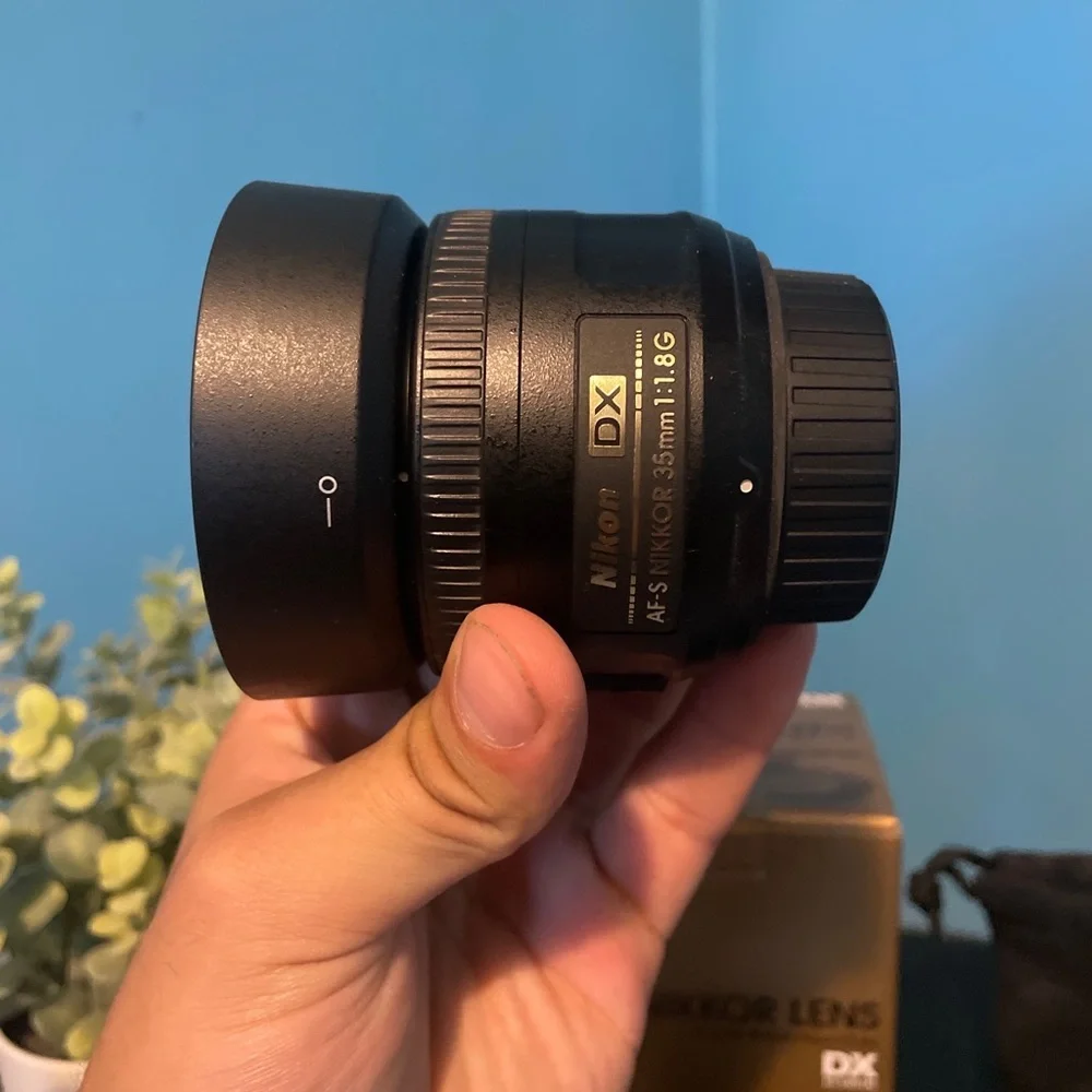 AF-S DX NIKKOR 35mm f/1.8g lens